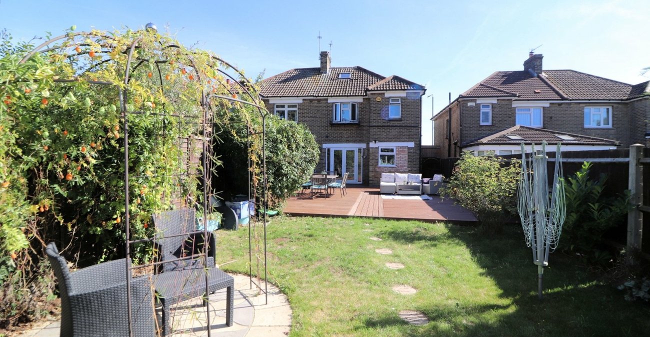 3 bedroom house for sale in Erith | Robinson Jackson