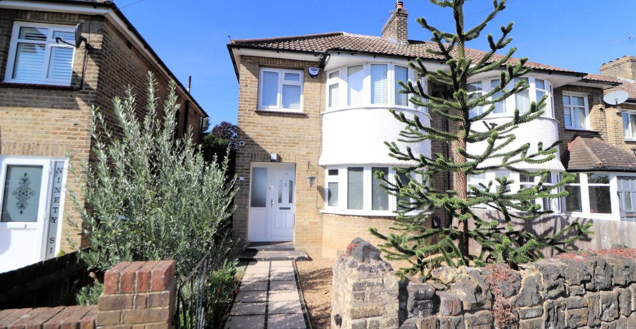 3 bedroom house for sale in Erith | Robinson Jackson