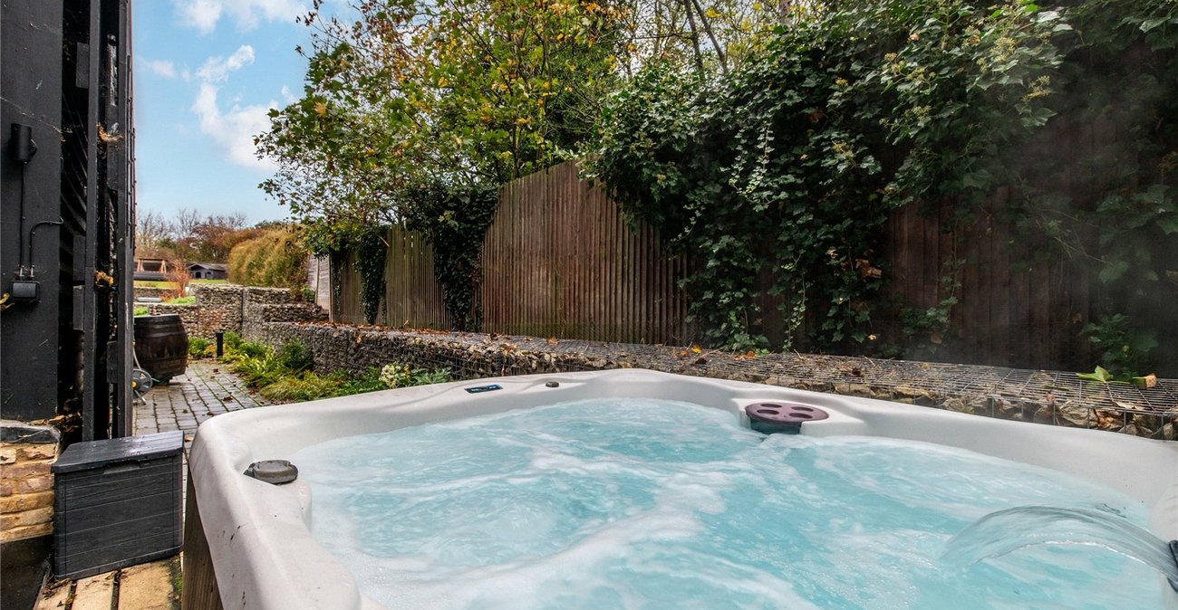 4 bedroom property for sale in Gravesend | Robinson Michael & Jackson