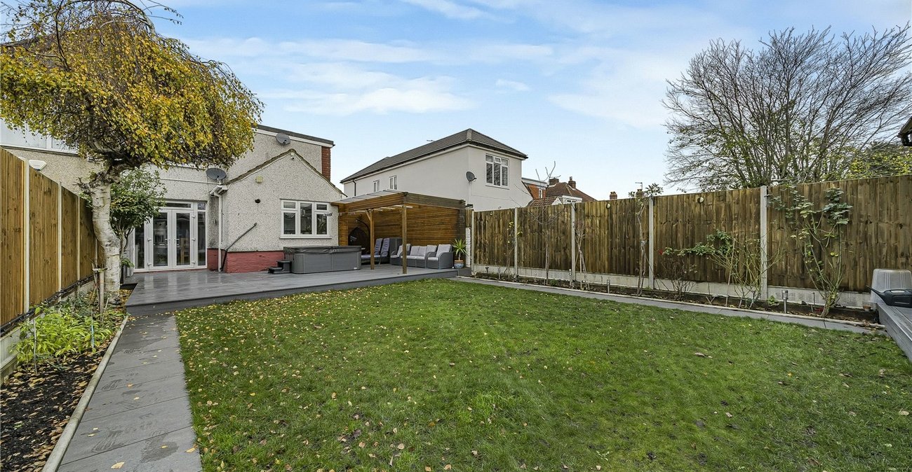 5 bedroom house for sale in South Welling | Robinson Jackson