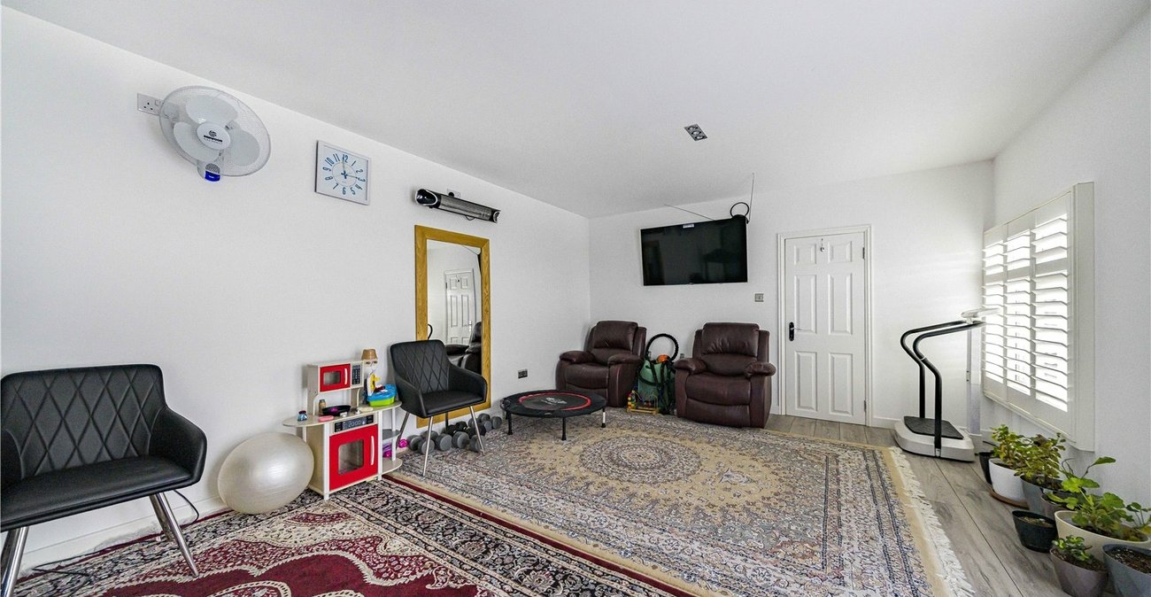 5 bedroom house for sale in South Welling | Robinson Jackson