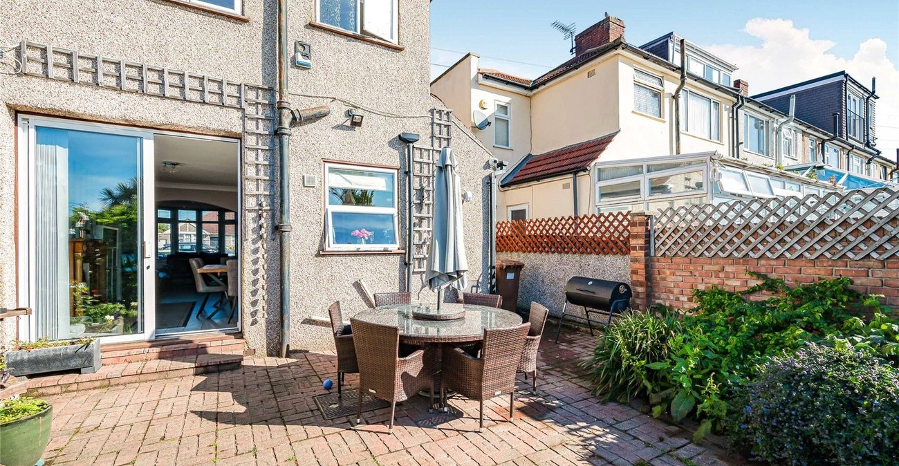 3 bedroom house for sale in South Welling | Robinson Jackson