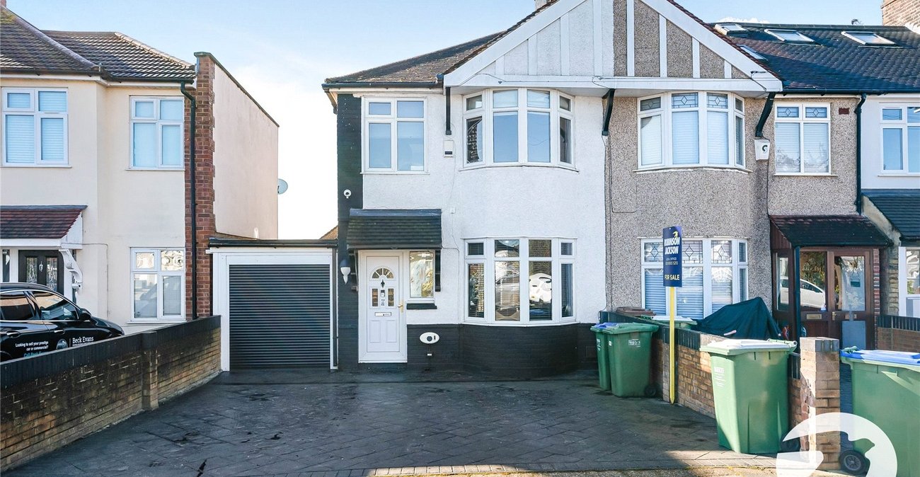 3 bedroom house for sale in South Welling | Robinson Jackson