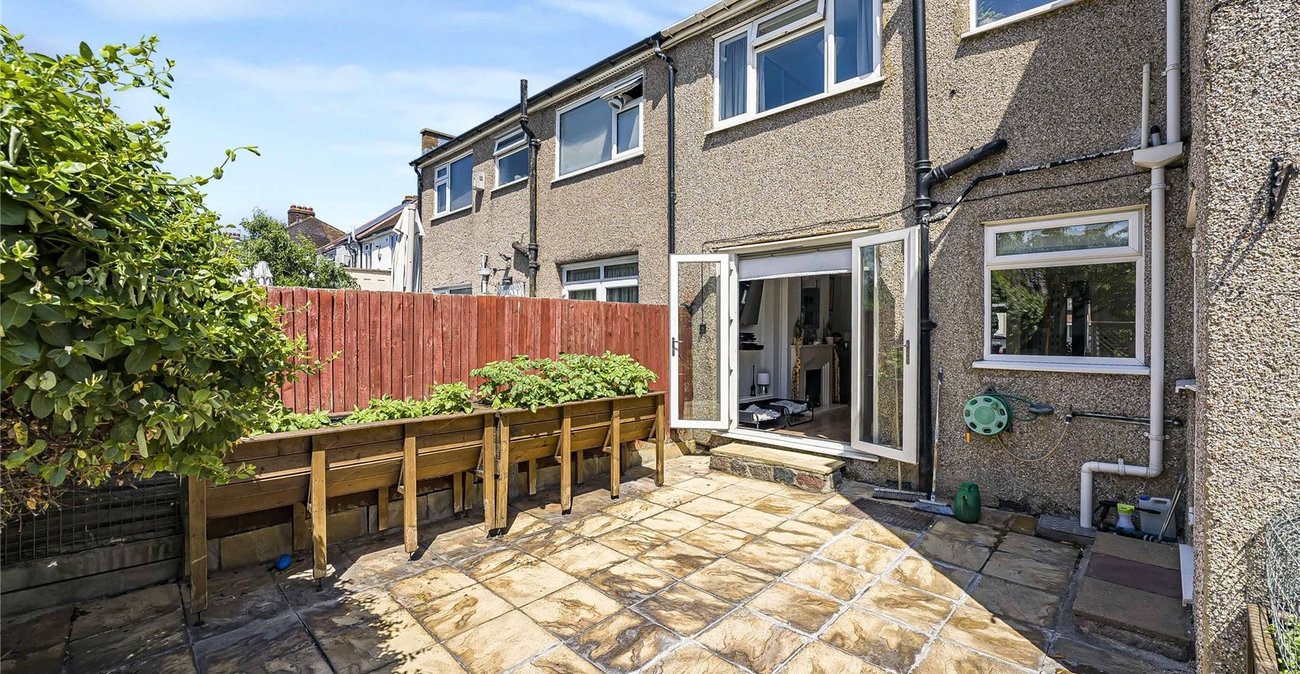 5 bedroom house for sale in Welling | Robinson Jackson