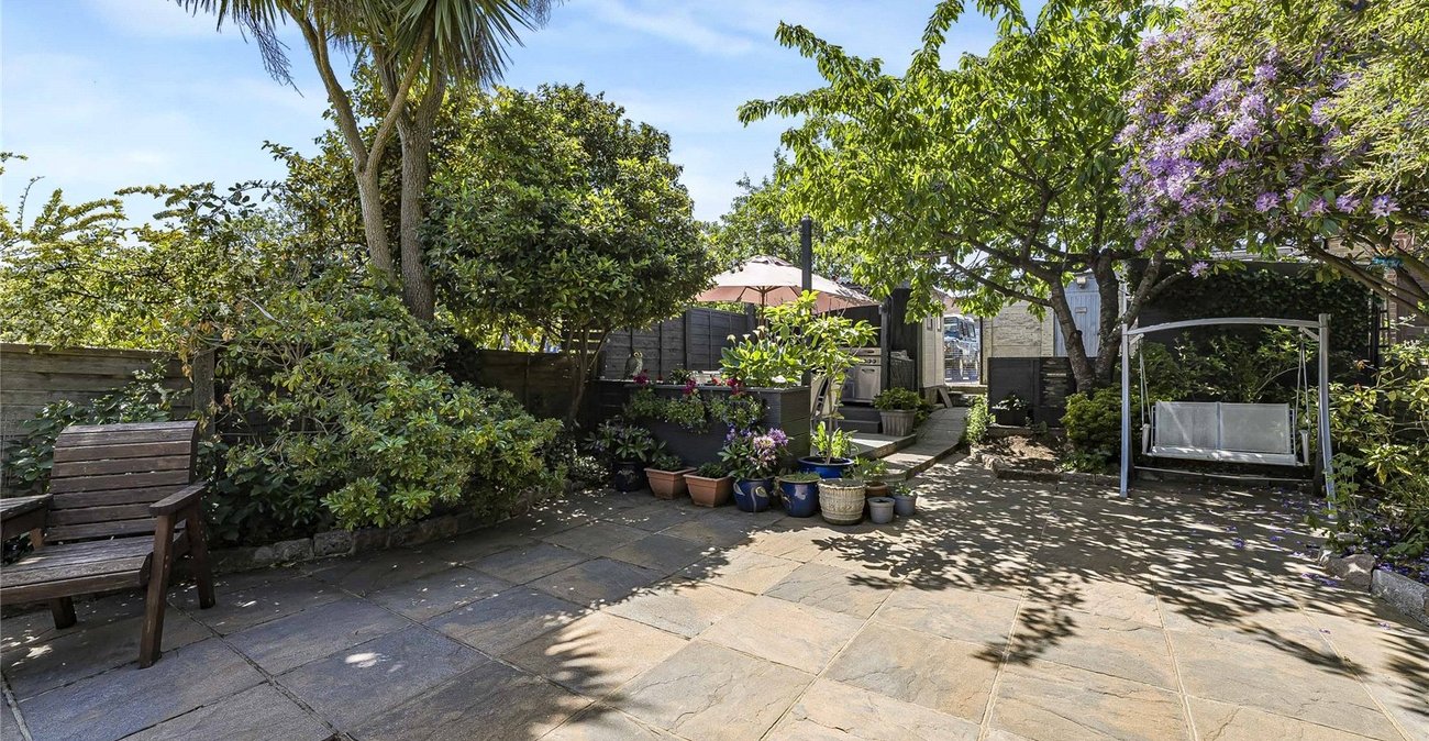 5 bedroom house for sale in Welling | Robinson Jackson