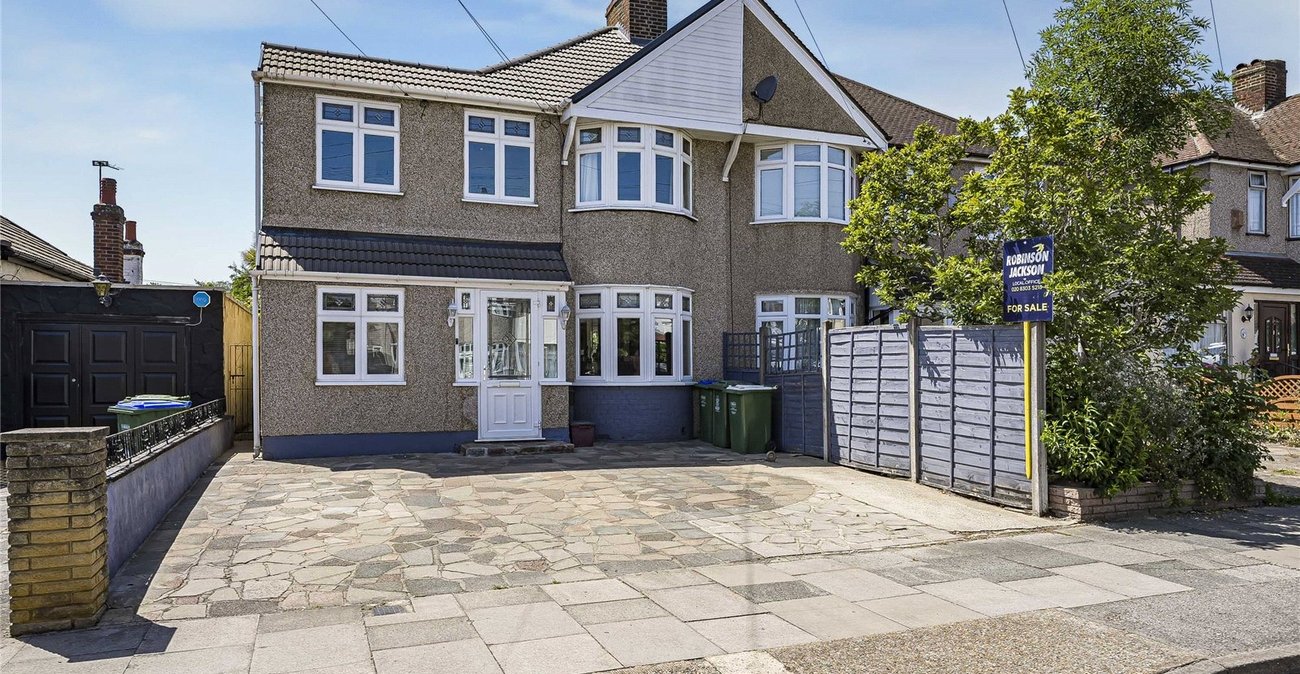 5 bedroom house for sale in Welling | Robinson Jackson