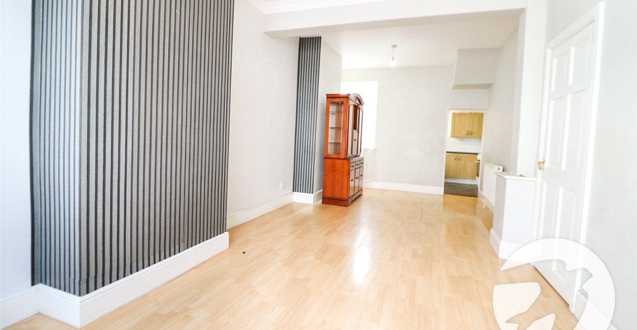 3 bedroom house for sale in Erith | Robinson Jackson