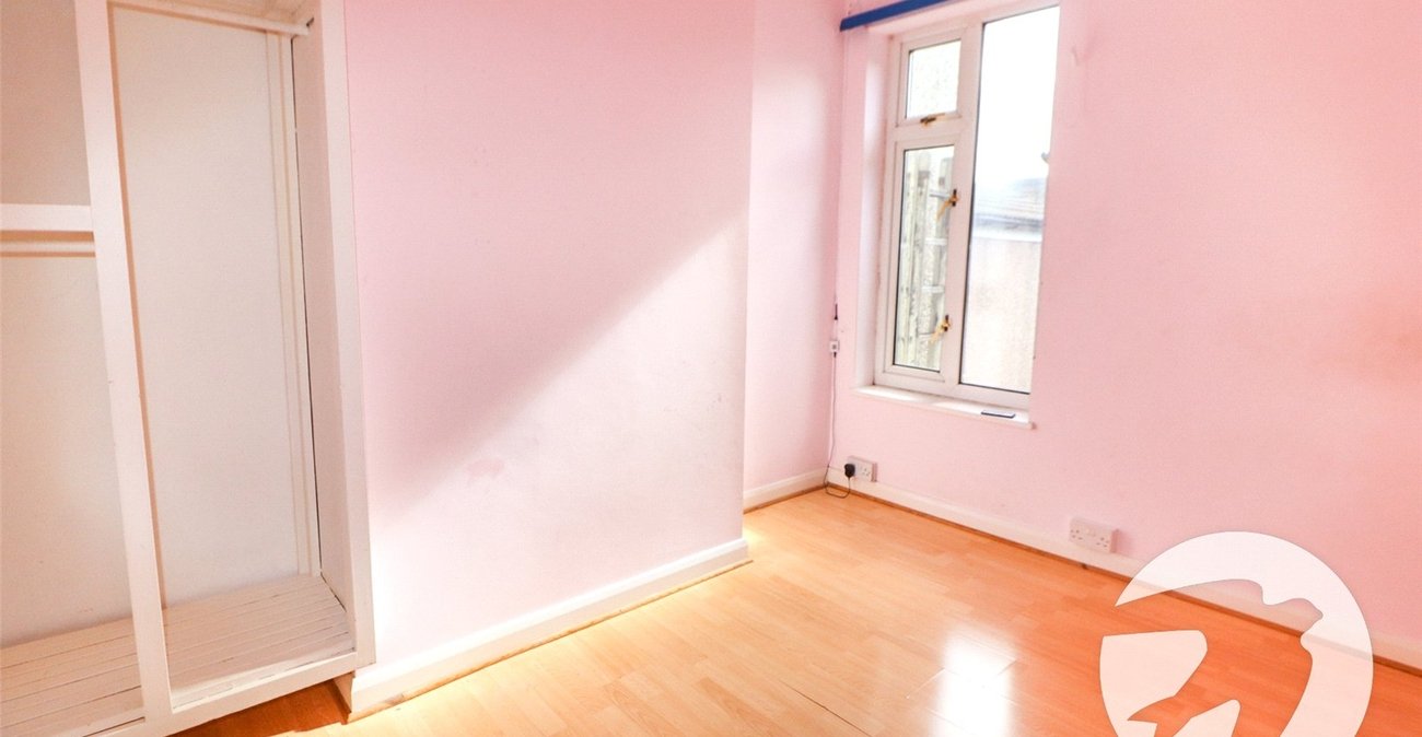 3 bedroom house for sale in Erith | Robinson Jackson