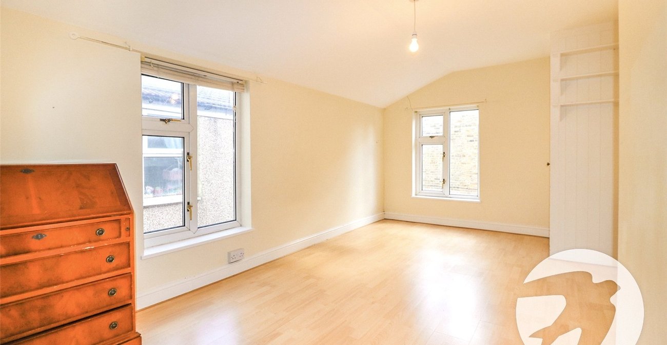 3 bedroom house for sale in Erith | Robinson Jackson