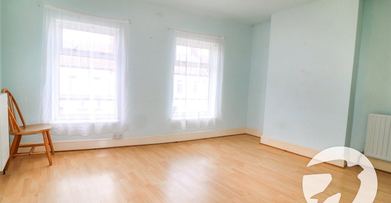 3 bedroom house for sale in Erith | Robinson Jackson