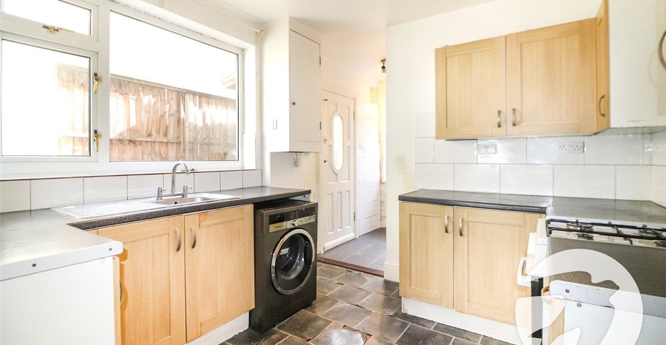 3 bedroom house for sale in Erith | Robinson Jackson