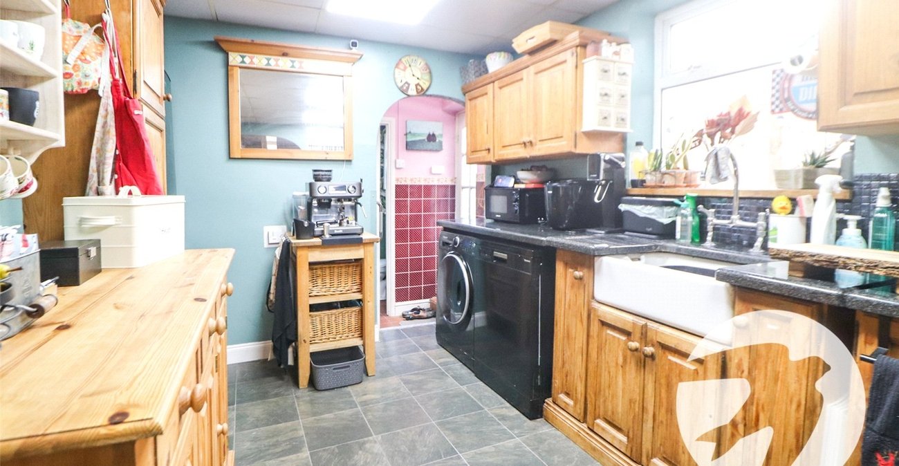 3 bedroom house for sale in Erith | Robinson Jackson