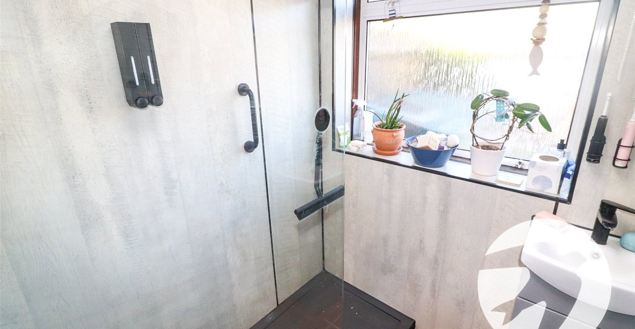 3 bedroom house for sale in Erith | Robinson Jackson