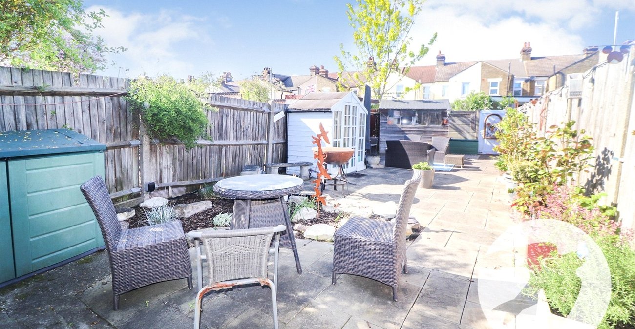 3 bedroom house for sale in Erith | Robinson Jackson