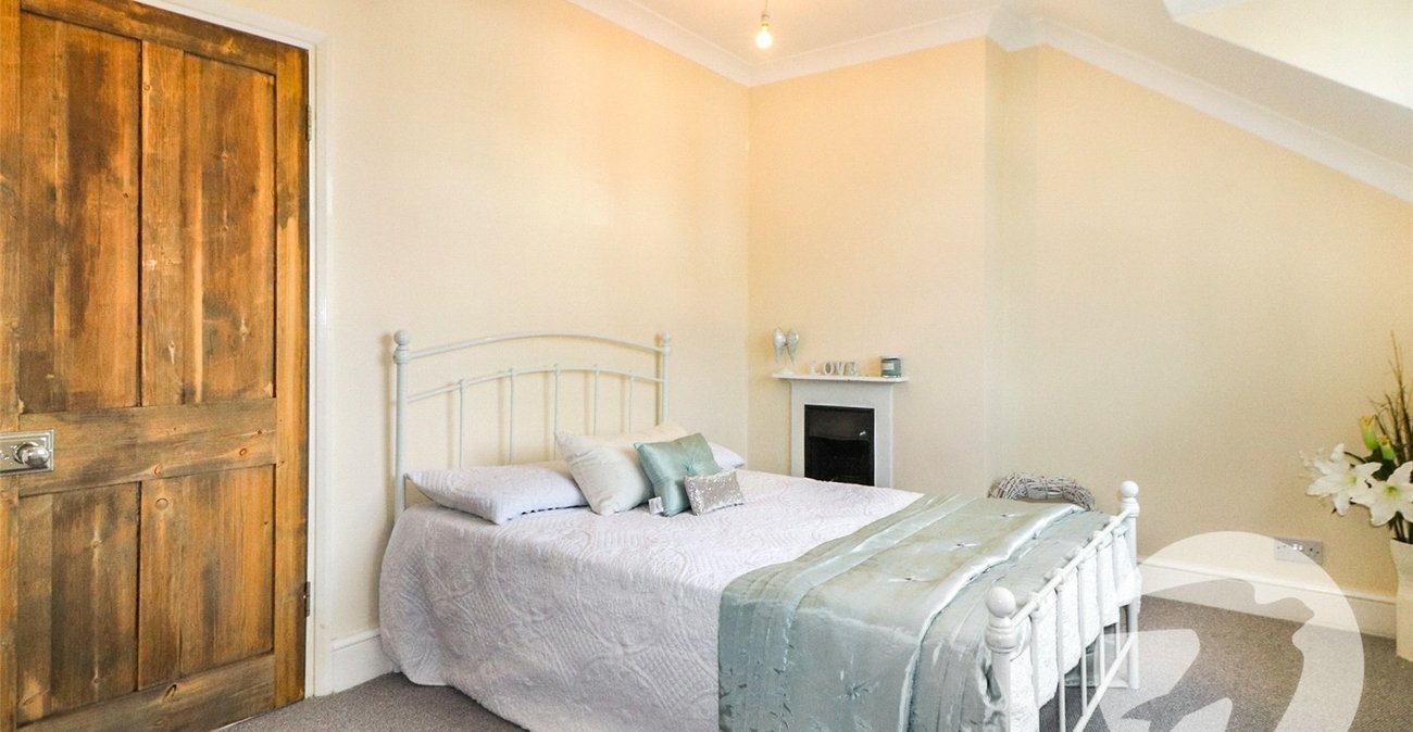 2 bedroom house for sale in Northumberland Heath | Robinson Jackson