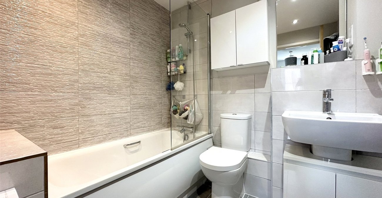 3 bedroom house for sale in Greenhithe | Robinson Jackson