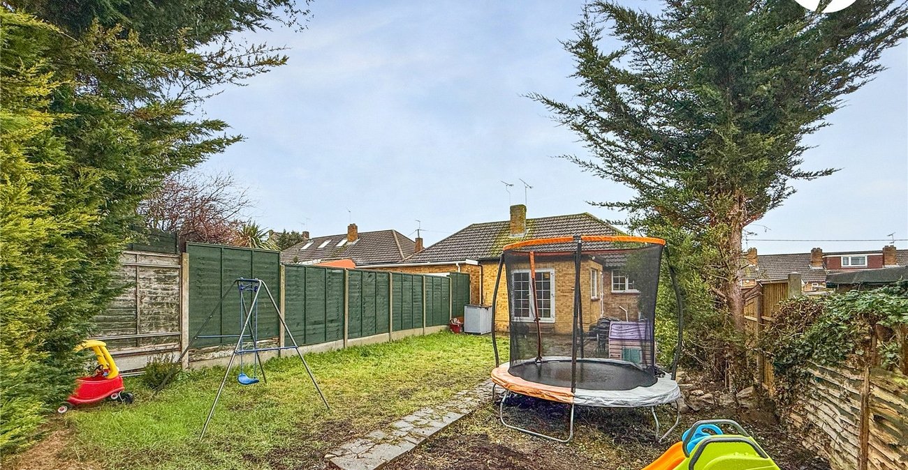 3 bedroom bungalow for sale in Hextable | Robinson Jackson