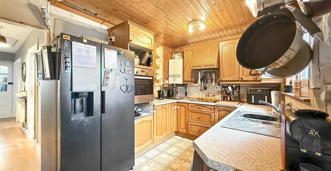 3 bedroom bungalow for sale in Hextable | Robinson Jackson