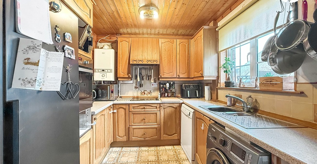 3 bedroom bungalow for sale in Hextable | Robinson Jackson