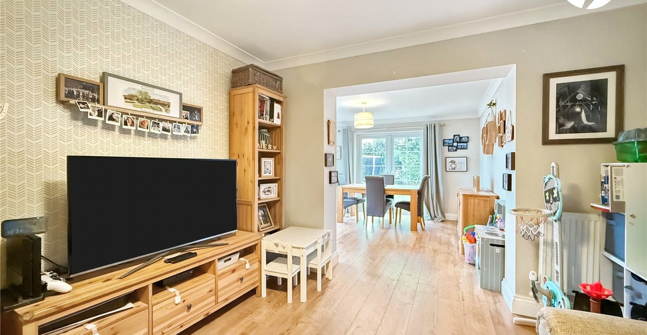 3 bedroom bungalow for sale in Hextable | Robinson Jackson