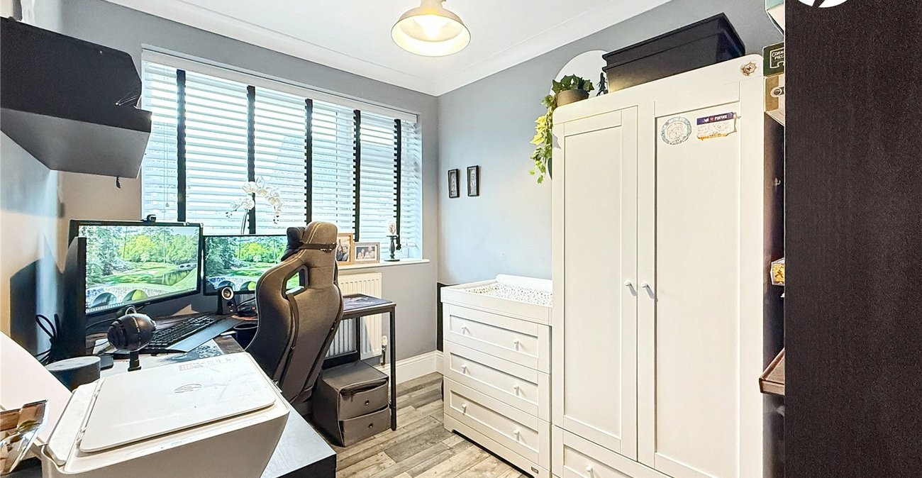 3 bedroom bungalow for sale in Hextable | Robinson Jackson