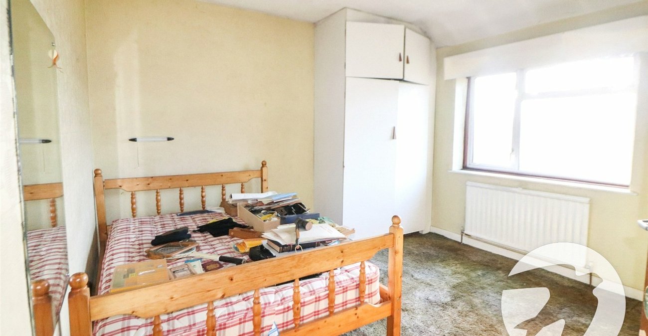 3 bedroom house for sale in Erith | Robinson Jackson