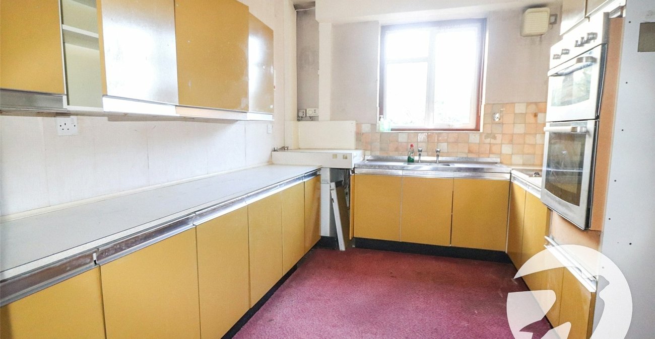 3 bedroom house for sale in Erith | Robinson Jackson