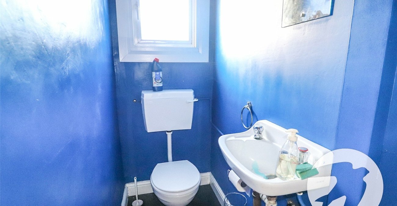 3 bedroom house for sale in Erith | Robinson Jackson