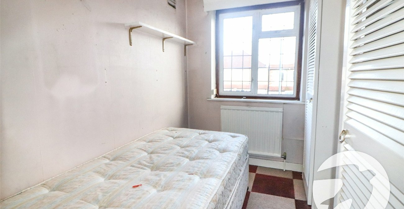 3 bedroom house for sale in Erith | Robinson Jackson