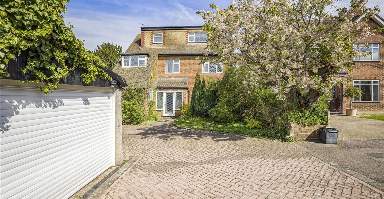 4 bedroom house for sale in Orpington | Robinson Jackson