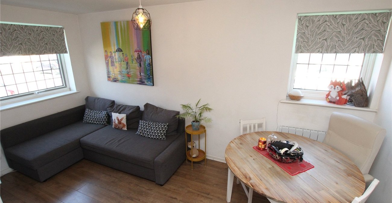 2 bedroom house for sale in Thamesmead | Robinson Jackson