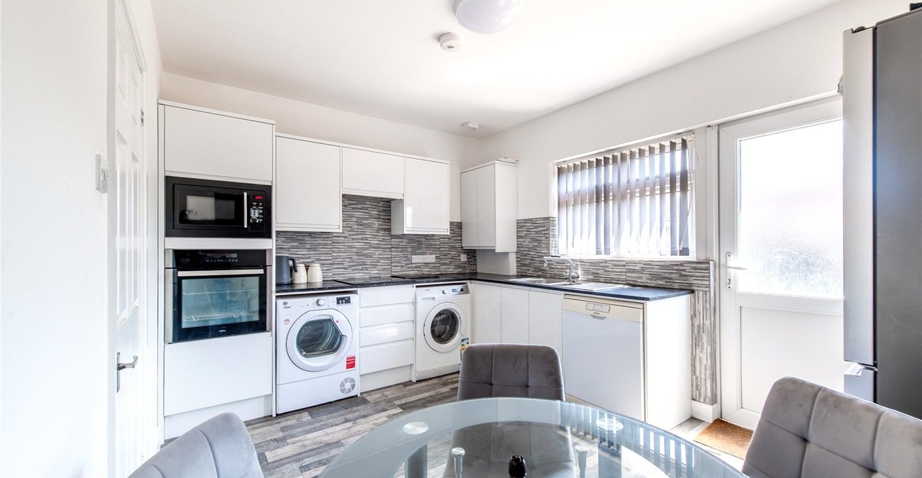 2 bedroom bungalow for sale in Leysdown-on-Sea | Robinson Michael & Jackson