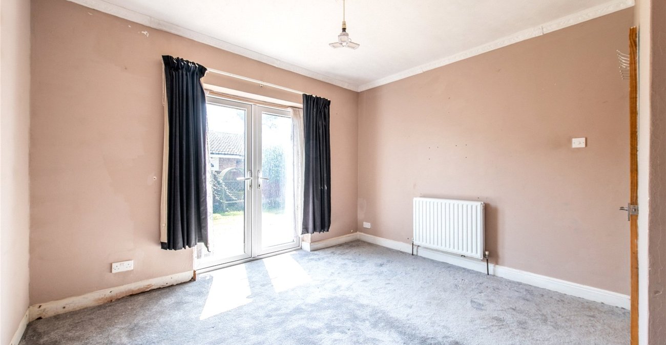 2 bedroom bungalow for sale in Leysdown-on-Sea | Robinson Michael & Jackson