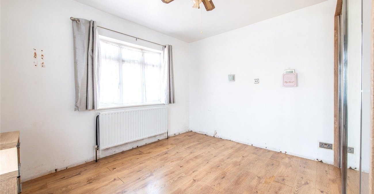 2 bedroom bungalow for sale in Leysdown-on-Sea | Robinson Michael & Jackson