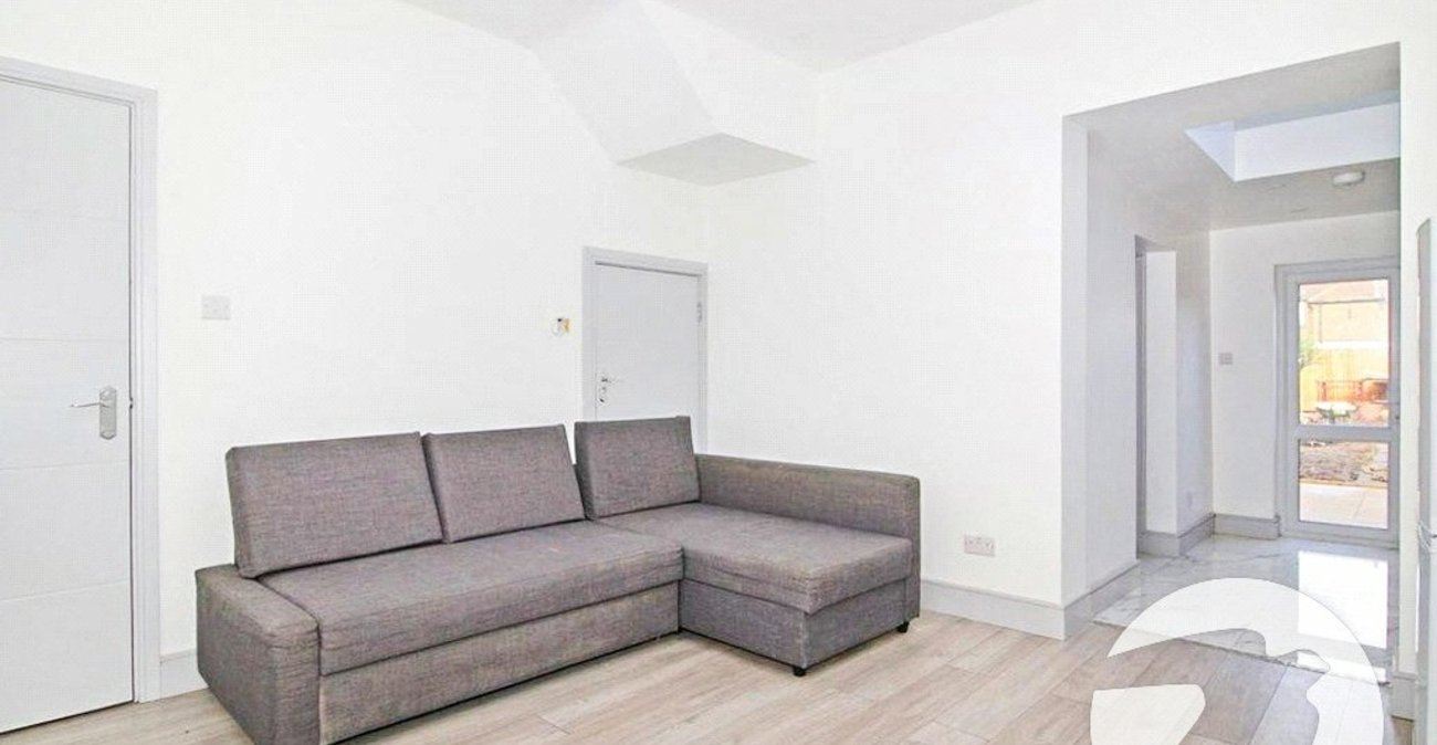 3 bedroom house for sale in Erith | Robinson Jackson