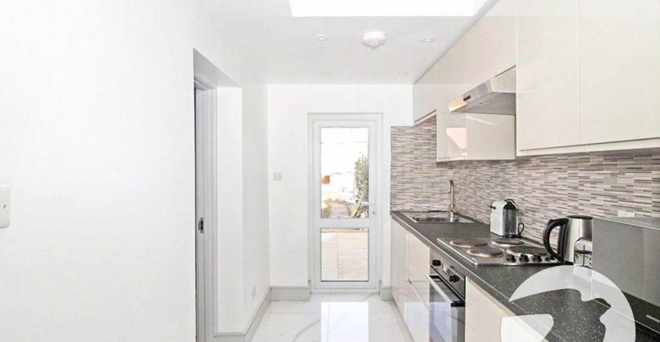 3 bedroom house for sale in Erith | Robinson Jackson