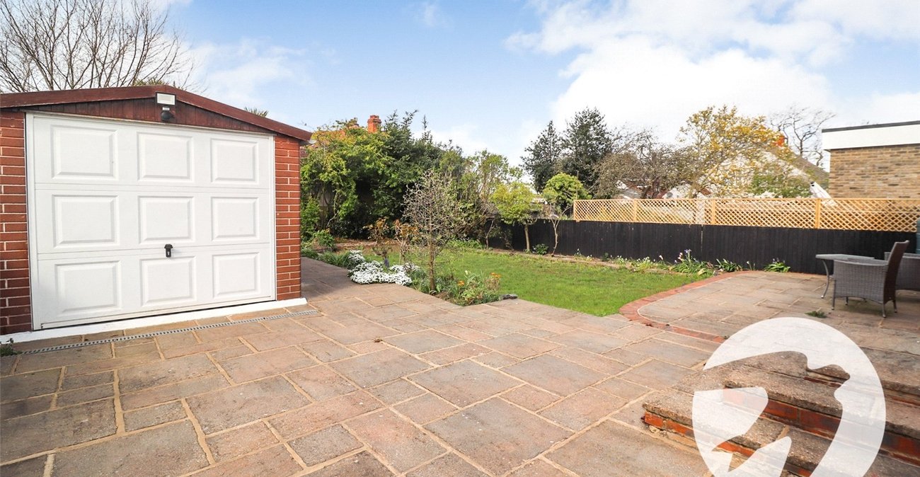 2 bedroom bungalow for sale in Erith | Robinson Jackson