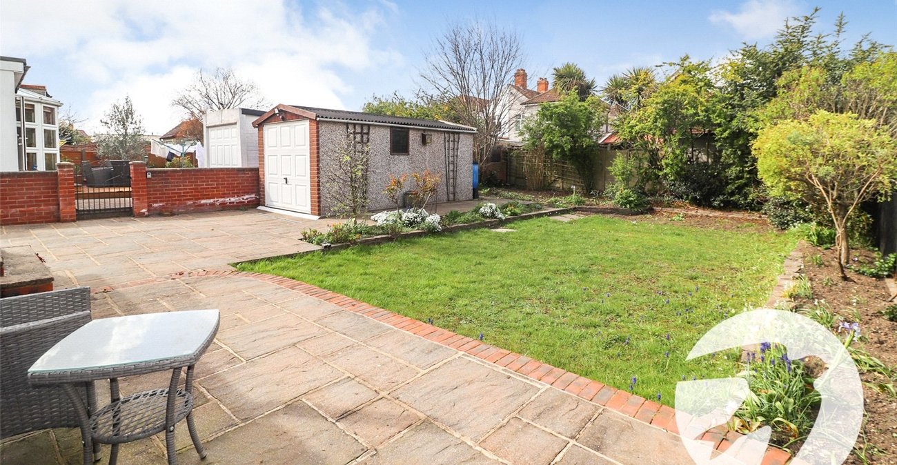 2 bedroom bungalow for sale in Erith | Robinson Jackson