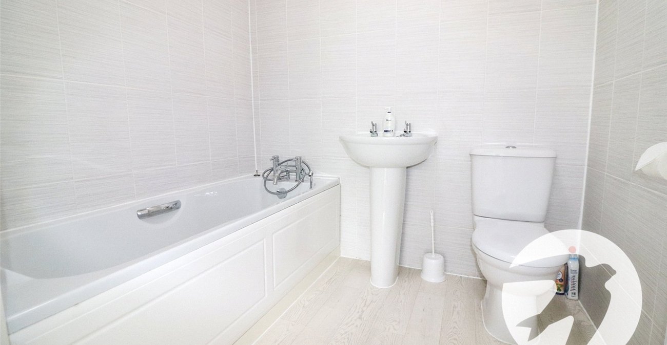 2 bedroom bungalow for sale in Erith | Robinson Jackson