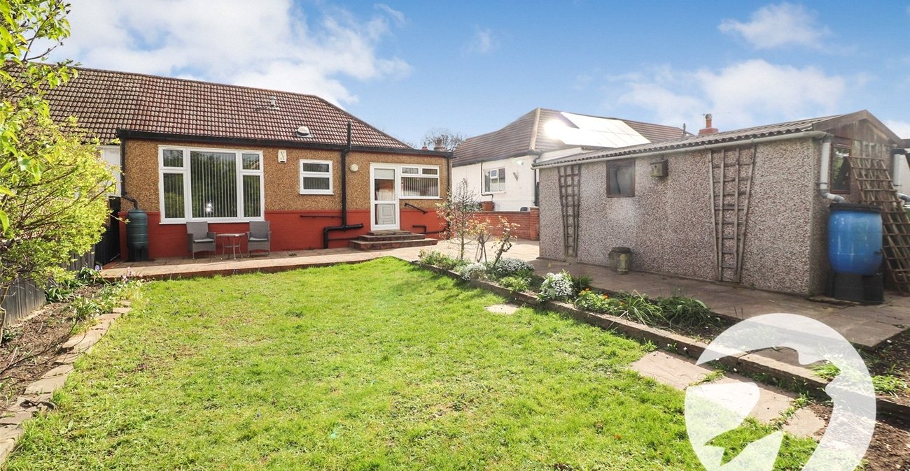 2 bedroom bungalow for sale in Erith | Robinson Jackson