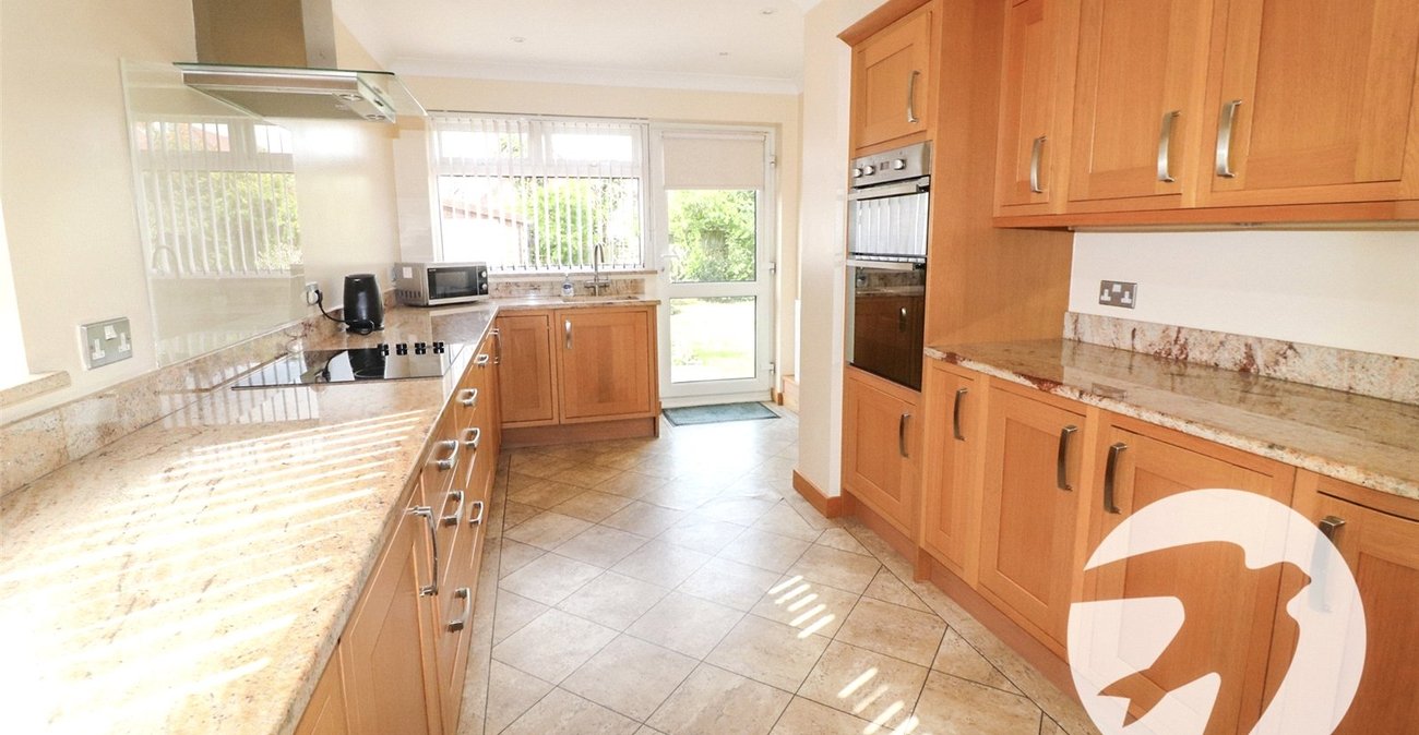 2 bedroom bungalow for sale in Erith | Robinson Jackson