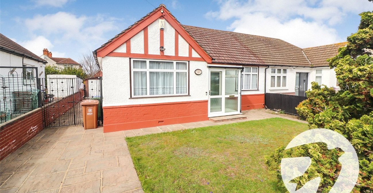 2 bedroom bungalow for sale in Erith | Robinson Jackson