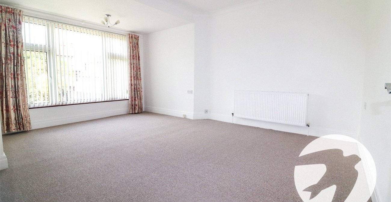 2 bedroom bungalow for sale in Erith | Robinson Jackson