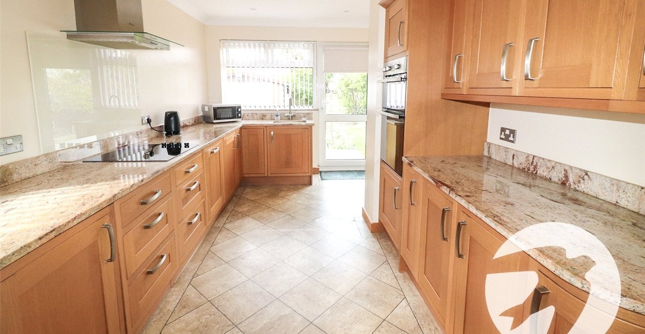 2 bedroom bungalow for sale in Erith | Robinson Jackson