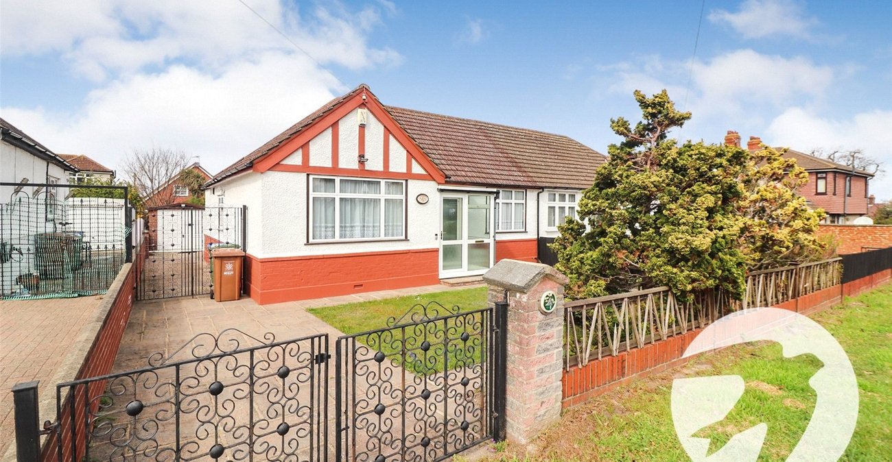 2 bedroom bungalow for sale in Erith | Robinson Jackson