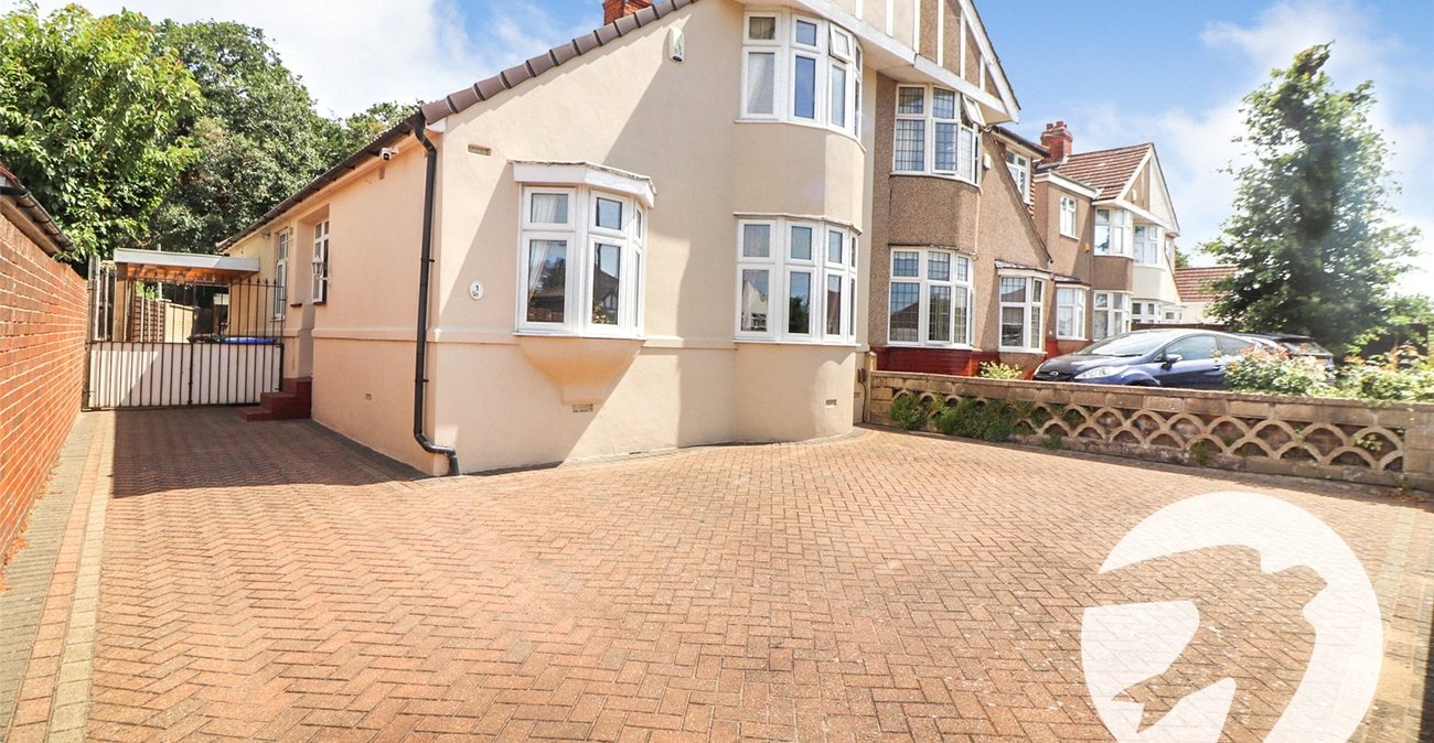 3 bedroom house for sale in Erith | Robinson Jackson