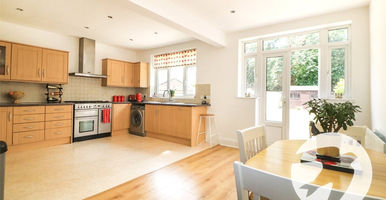 3 bedroom house for sale in Erith | Robinson Jackson