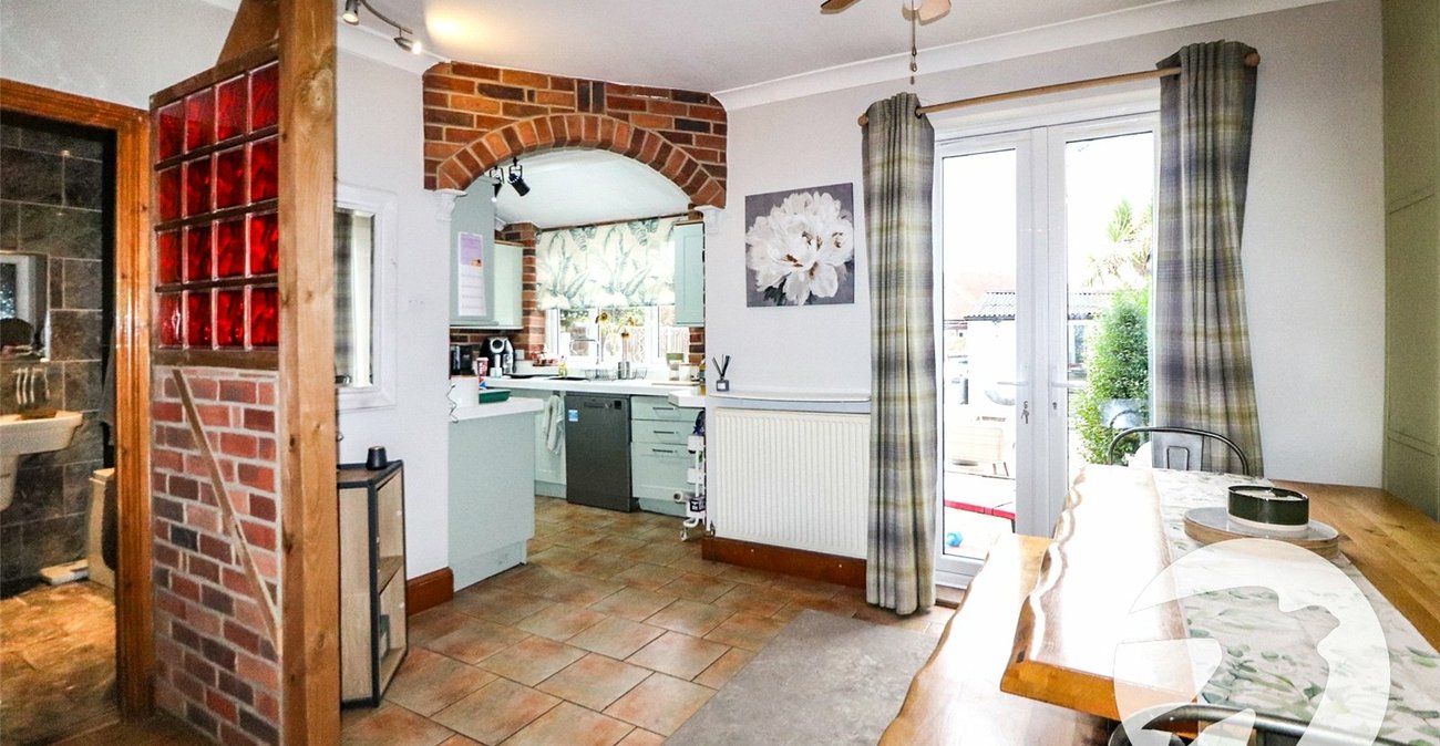 4 bedroom bungalow for sale in Northumberland Heath | Robinson Jackson