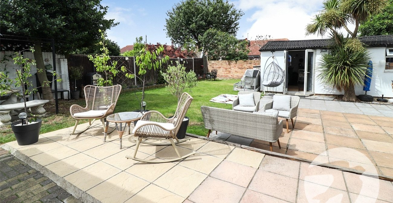 4 bedroom bungalow for sale in Northumberland Heath | Robinson Jackson