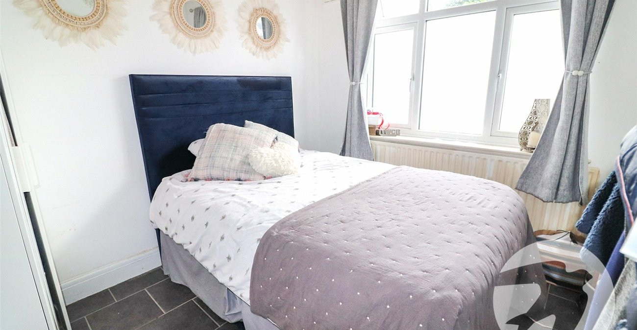 4 bedroom bungalow for sale in Northumberland Heath | Robinson Jackson